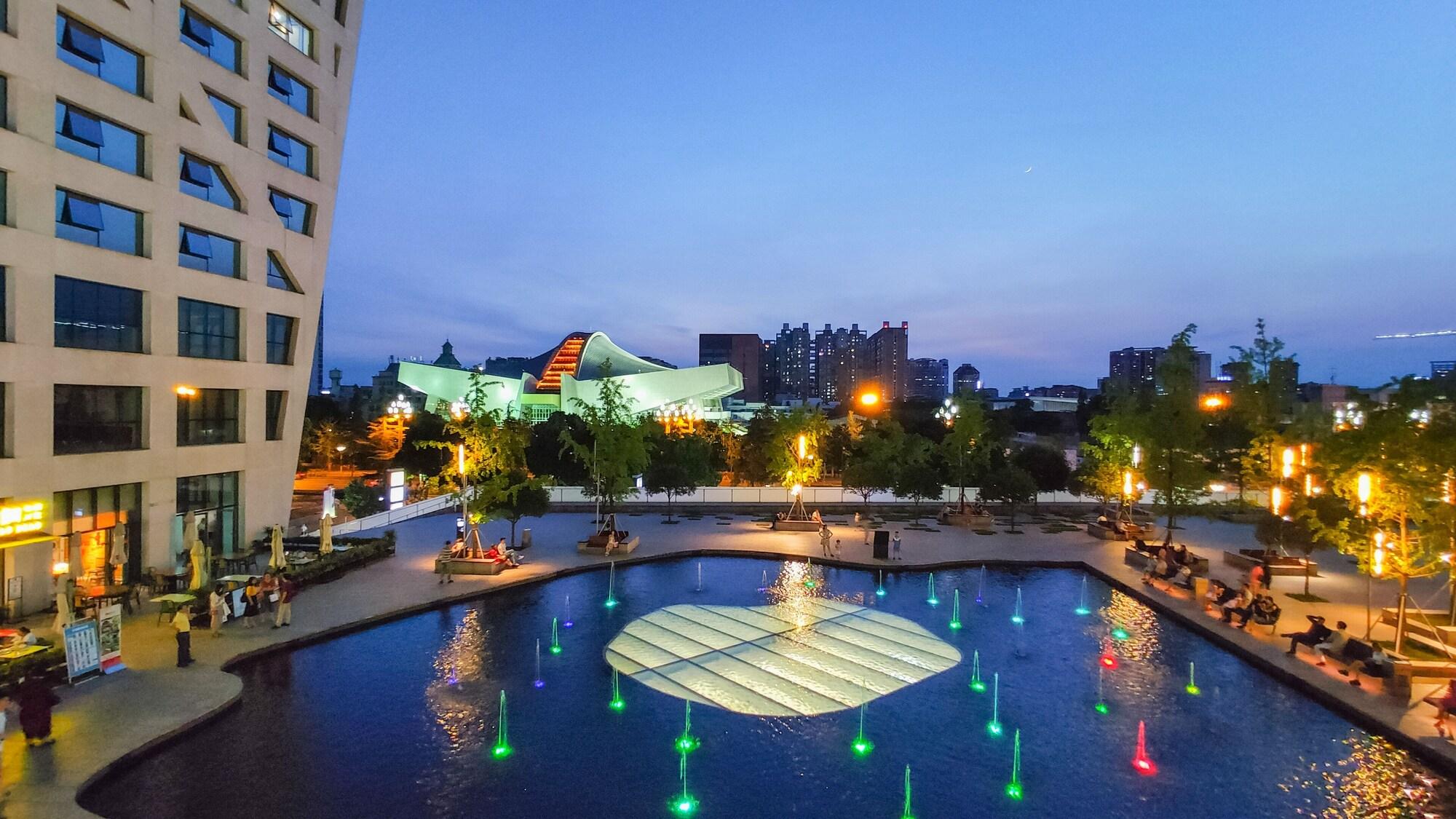 Ascott Raffles City Chengdu Bagian luar foto
