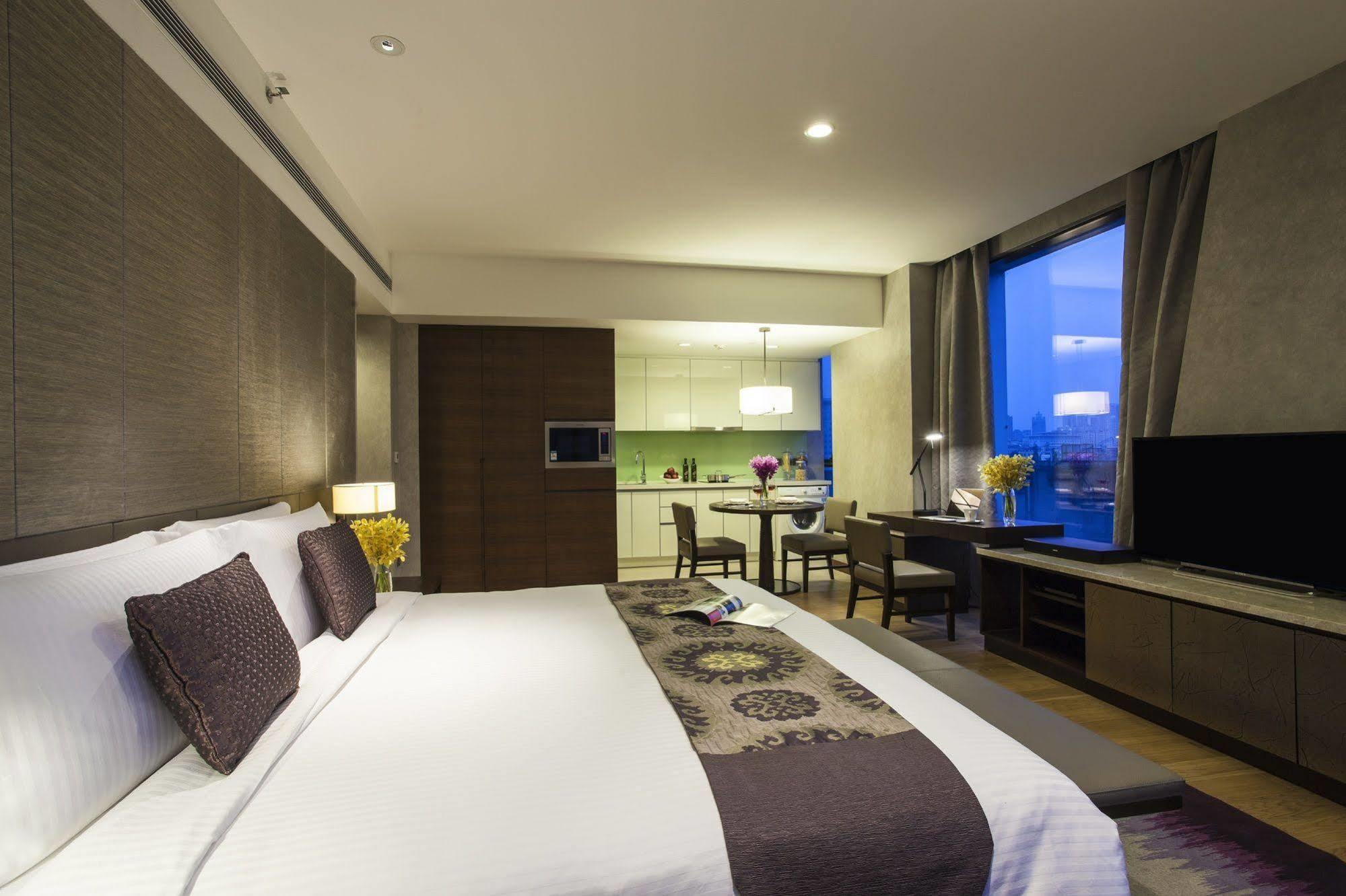 Ascott Raffles City Chengdu Bagian luar foto